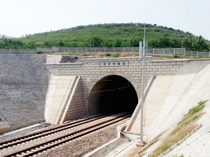 2014年遵化新建張唐鐵路楊家峪隧道